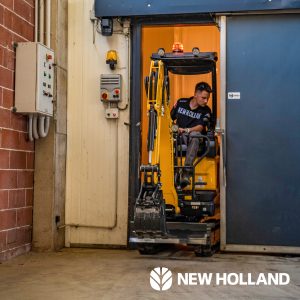 New Holland - meget mere end store traktorer. Her ses en E12 minigraver, som også kan ses på standen.